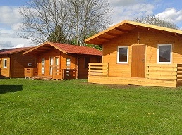 Aroturystyka Pole Namiotowe BARTEK nowe domki