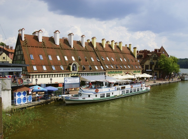 Rejsy statkami Żeglugi Mazurskiej z portu w Mikołajkach  