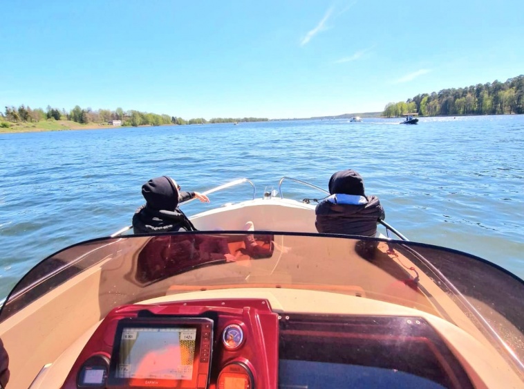 Wynajem motor&oacute;wek bez uprawnień-Mazurski Rejs