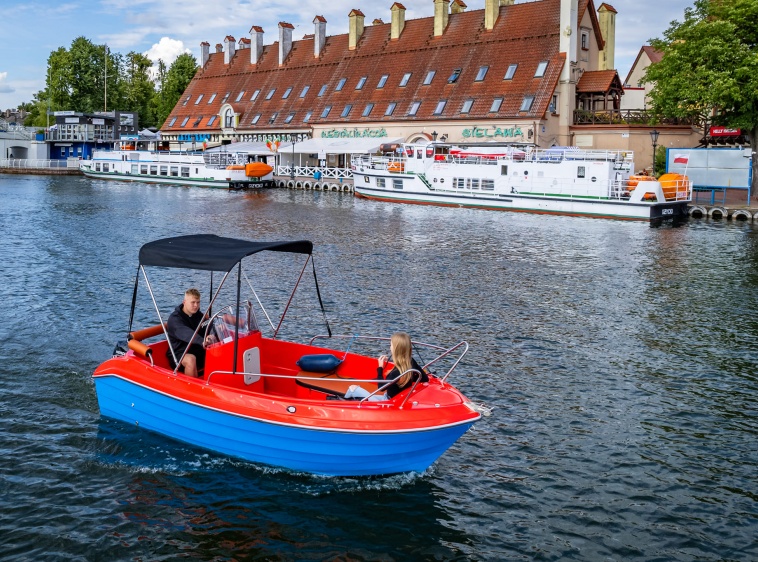 Wynajem motor&oacute;wek bez uprawnień-Mazurski Rejs