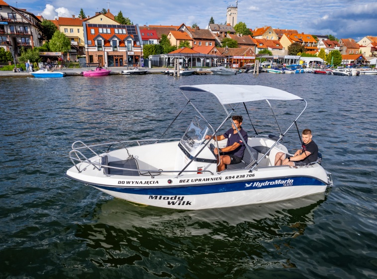 Wynajem motor&oacute;wek bez uprawnień-Mazurski Rejs