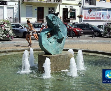 Fontanna z Kr&oacute;lem Sielaw.